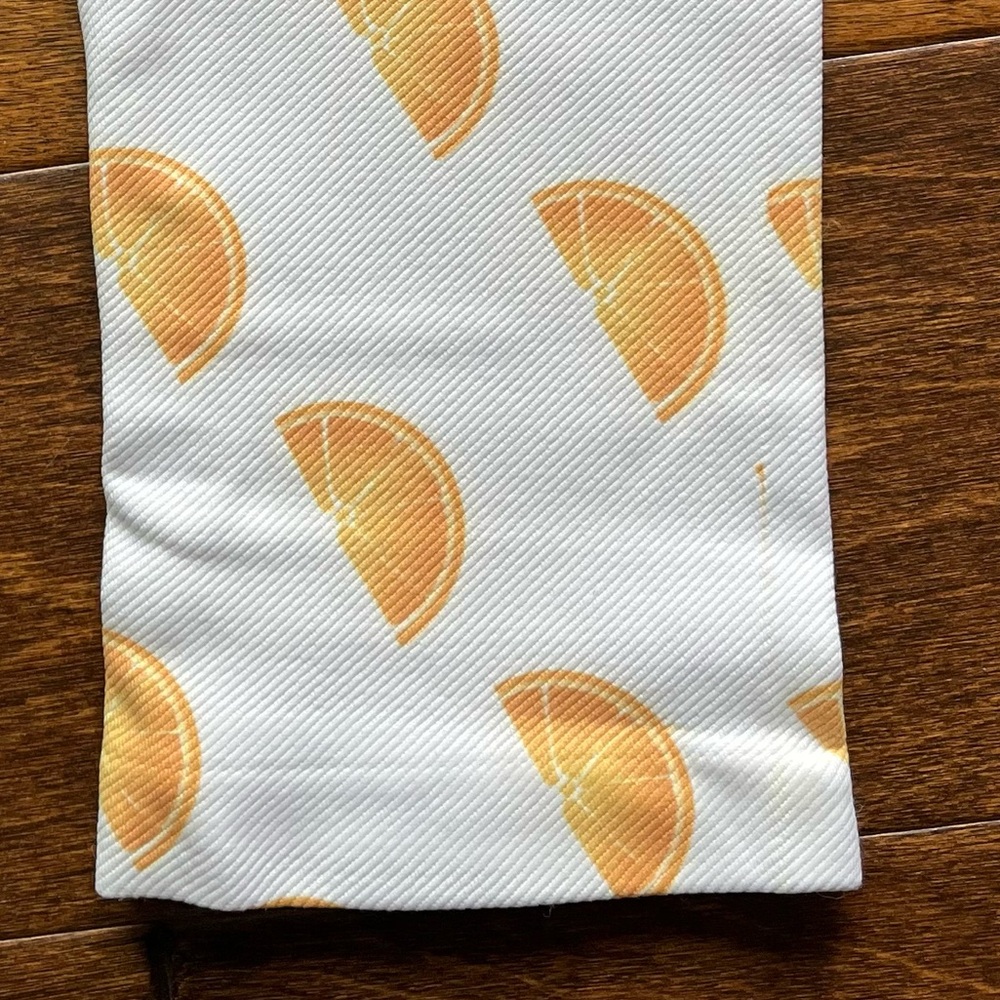 NWT MORGAN STEWART LEGGINGS WHITE WITH ORANGE SLICE PRINT SIZE MEDIUM - Picture 10 of 10